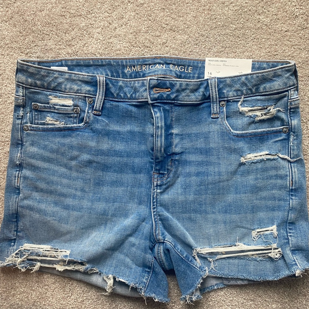NWT American Eagle, Next level stretch MIDI shorts. Size 16